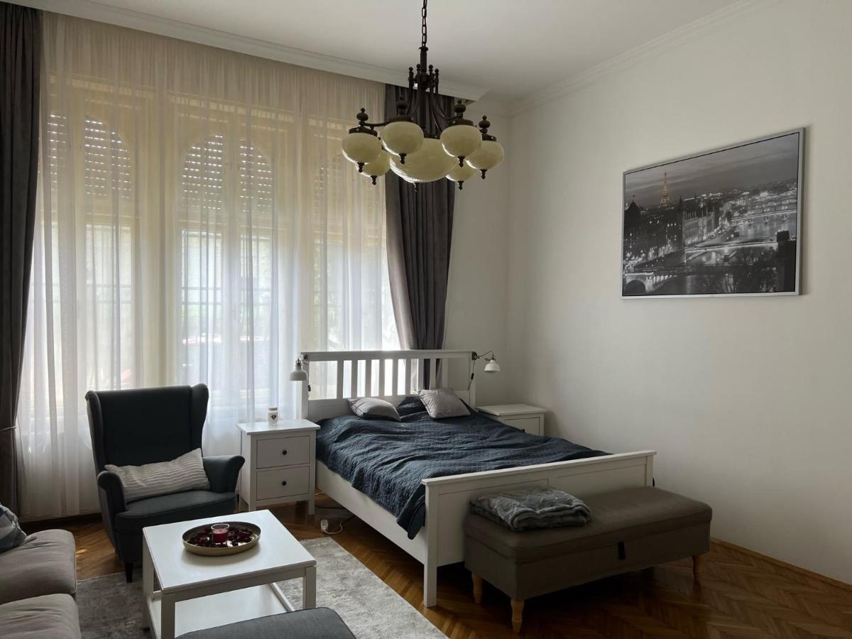 Sun City Appartement Szeged Buitenkant foto