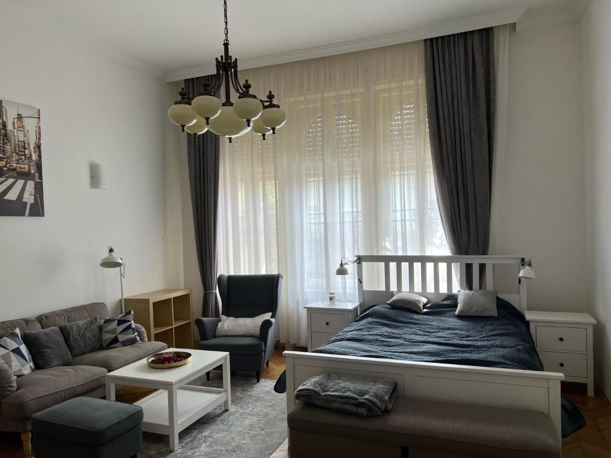Sun City Appartement Szeged Buitenkant foto