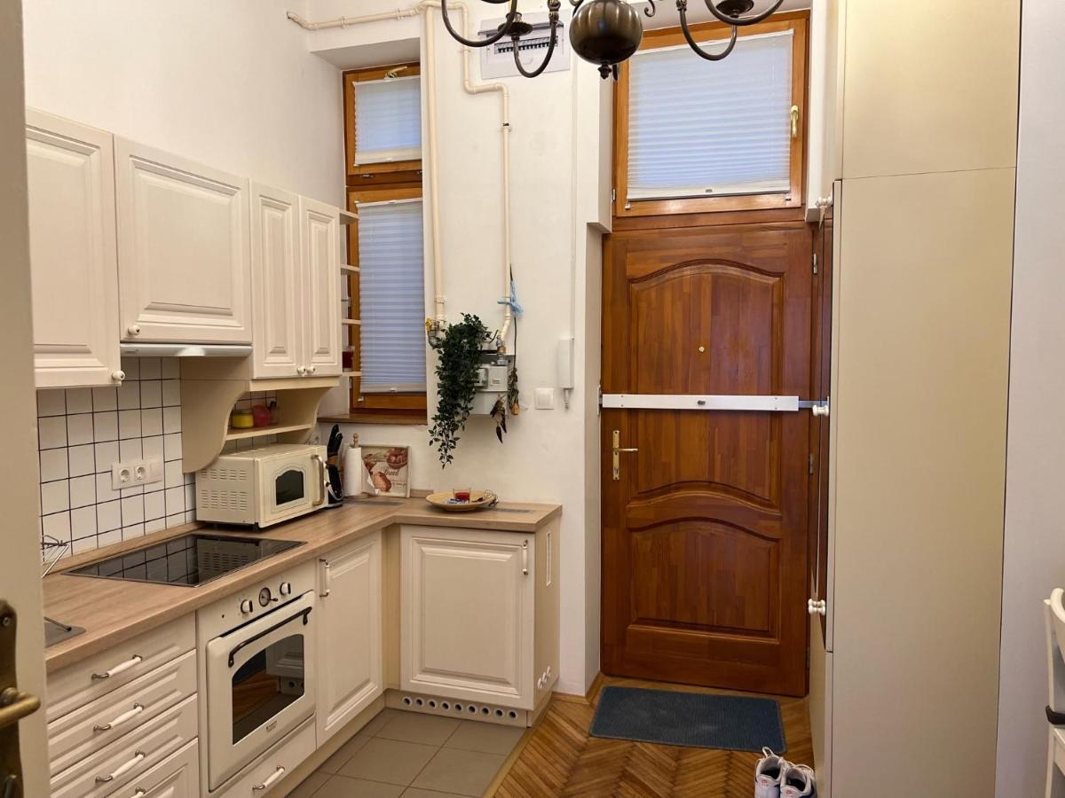 Sun City Appartement Szeged Buitenkant foto